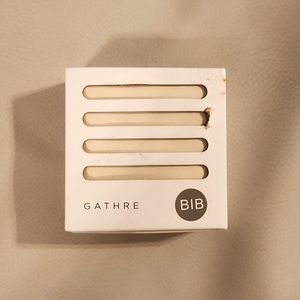 NWT Gathre Ivory Bib